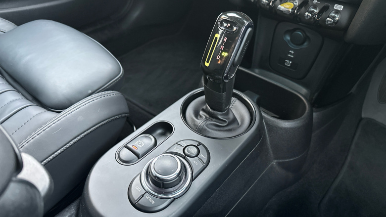 MINI Hatchback 135kW Cooper S Level 3 33kWh 3dr Auto Electric Hatchback